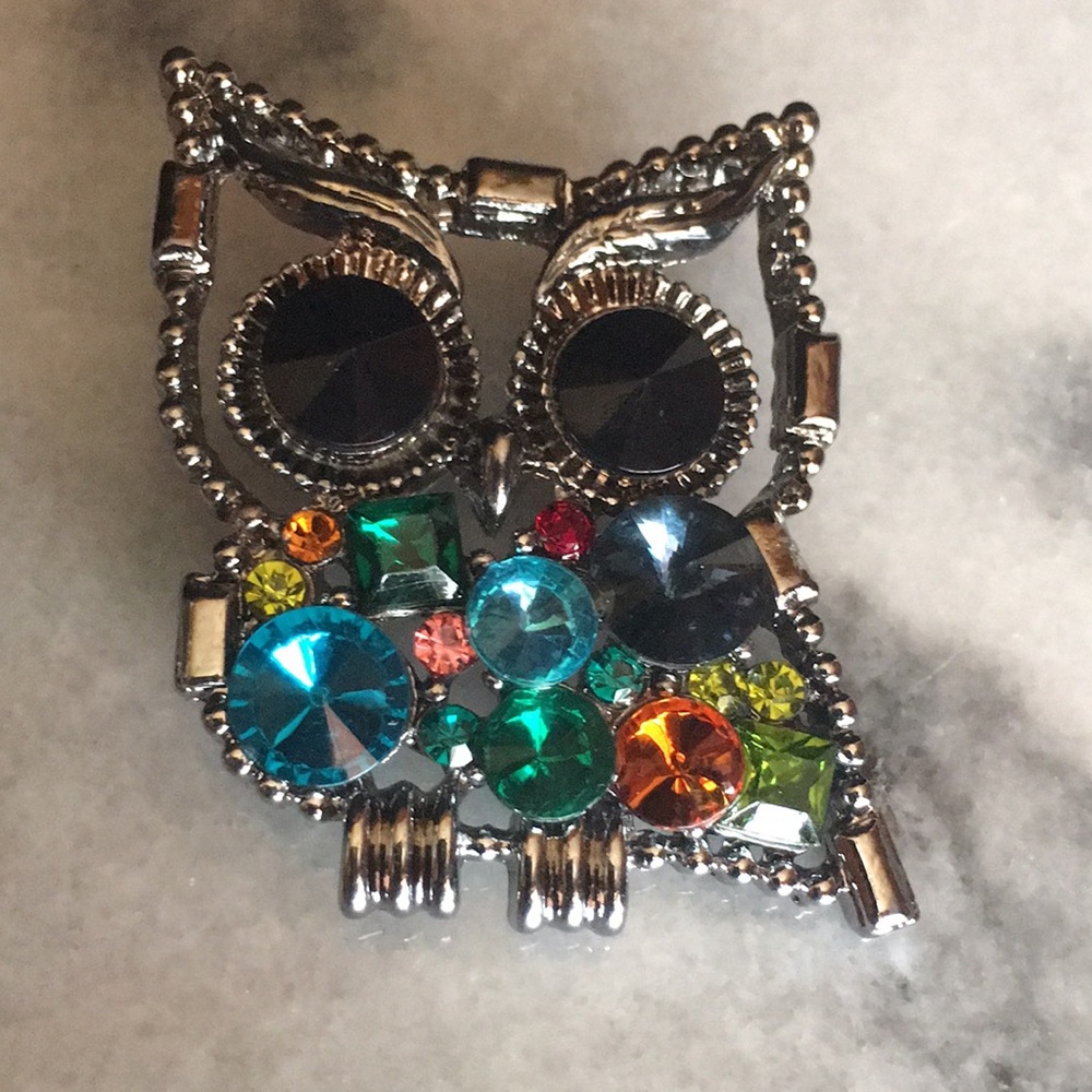 Gemstone Owl Brooch - Picture 15 of 16